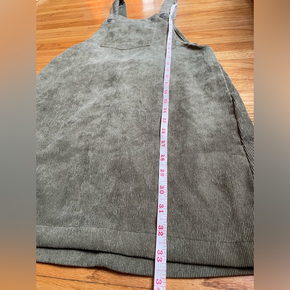 SHEIN Overall Corduroy-like dress - Picture 2 of 5